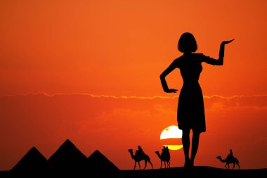 Kleopatra siluet çizimi gün batımında