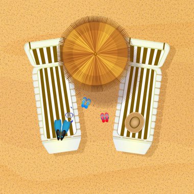 Sahildeki güneşli yatak ve şemsiye manzarası.