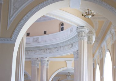 Odessa, Ukrayna - 14 Temmuz 2017: Odessa Tren İstasyonu bir mimarisinin neoklasik tarzda abidesi.