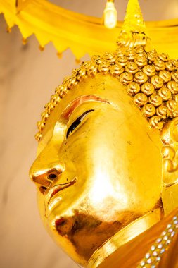 Buda Tapınağı Tayland yüzü yukarı kapatın.