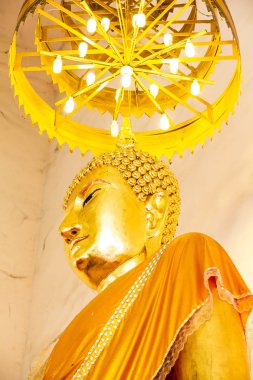 Buda Tapınağı Tayland yüzü yukarı kapatın.