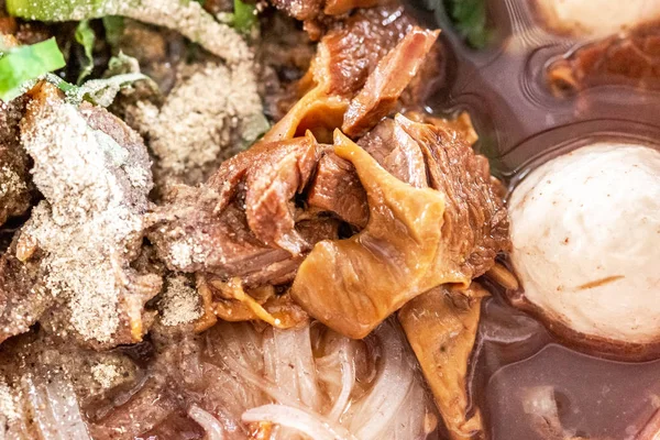 Cerrar Fideos Con Carne Res Sopa Comida Tailandesa — Foto de Stock