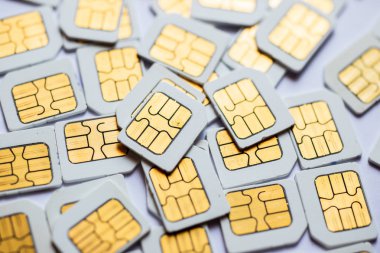 Birçok Mikro Sim 3g mobil beyaz arka plan üzerinde için.
