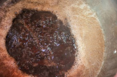 Bira wort kaynamaya başlıyor, Ev Brew Buğday Bira için Wort.