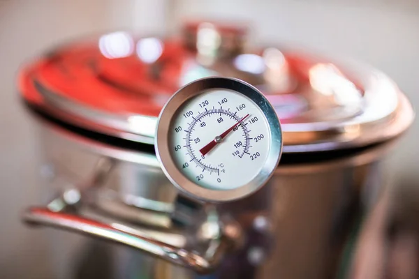 Bira wort kaynamaya başlıyor, Ev Brew Buğday Bira için Wort.