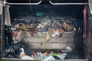 Çöp kamyonu bir katı atık arıtma fac toplanan atık