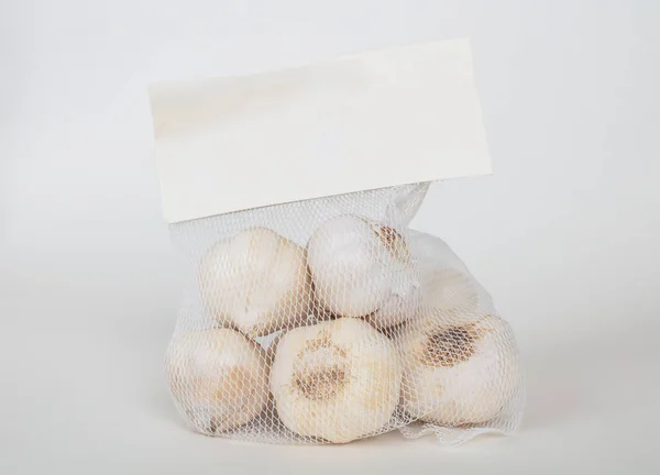 Garlics Pakket Met Lege Label Klaar Verkopen Geïsoleerde Witte Achtergrond — Stockfoto