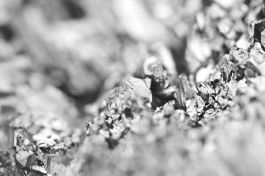 Siyah ve beyaz arka plan kuvars yüzey. Makro