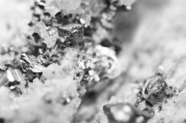 Kryształy Rhodochrosite Cząstkami Pirytu Black Białe Tekstury Mineralnych Tle Makro — Zdjęcie stockowe