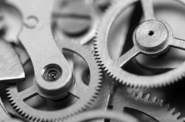  Siyah ve beyaz arka plan ile metal cogwheels saat. Konsept çalışması. Makro.