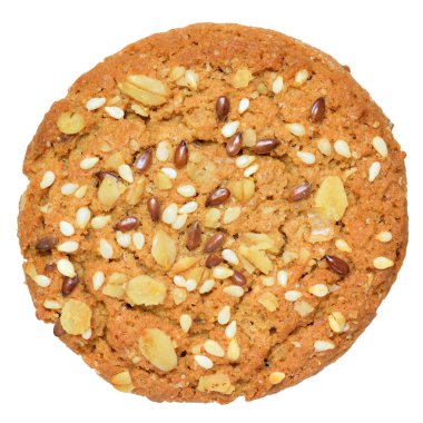 Beyaz arka plan üzerinde izole ayçiçeği tohumu, cunate, keten ve yulaf gevreği ile yuvarlak tahıl bisküvi.