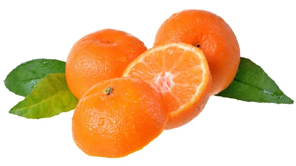 Mandarine Geschnitten Mit Blatt Isoliert Auf Weißem Hintergrund — Stockfoto