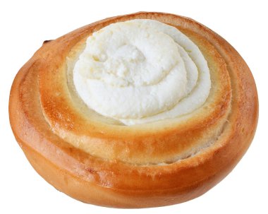 Süzme peynirli peynirli cheesecake beyaz arka planda izole edilmiş..