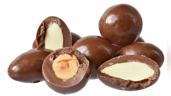Bolas Chocolate Con Relleno Nueces Enteras Avellanas Almendras Cerca Aisladas —  Fotos de Stock