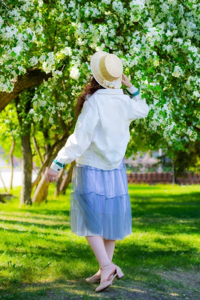 Young Beautiful Girl Spinning Dance Park Rejoicing Warm Sunny Day — Stock Photo, Image