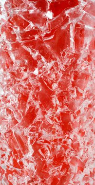 Yabanmersini suyu ve ezilmiş buzlu kokteyl..