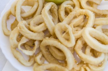 Mutfak yemeği kalamar deniz ürünleri mutfağı aşçı İspanya Akdeniz plajı 