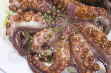 Izgara ahtapot ve patates. 