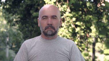 Çaresiz bir adam portresi