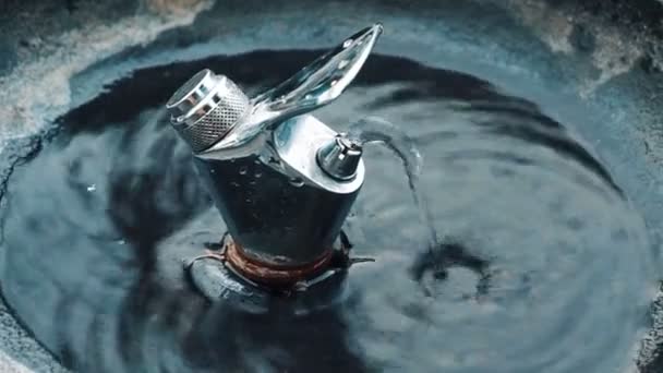 Närbild Dricksvattenfontän Fontän Dricksvatten Stadsparken — Stockvideo