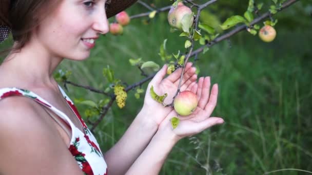 Beautiful Blonde Girl Hat Dress Stands Apple Garden — Stock Video