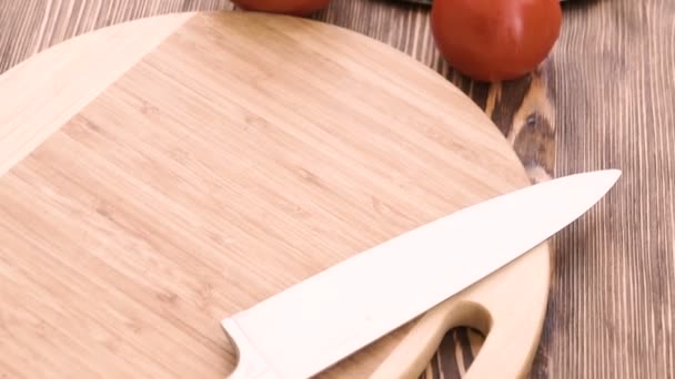 皿の上の野菜と揚げ黄色ピーマン — ストック動画