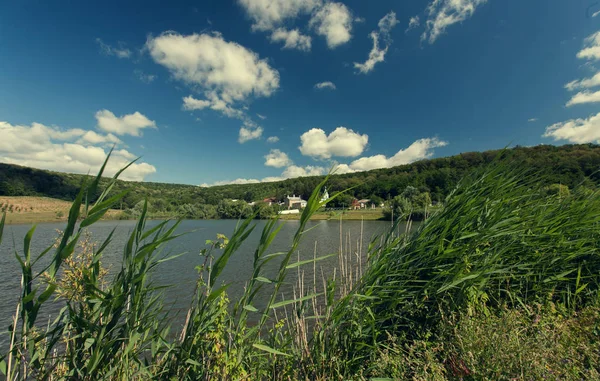 Landskap Med Sjön Thiganesty Kloster Moldavien — Stockfoto