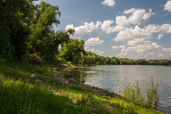 Paysage Estival Avec Rivière Ciel Bleu — Photo