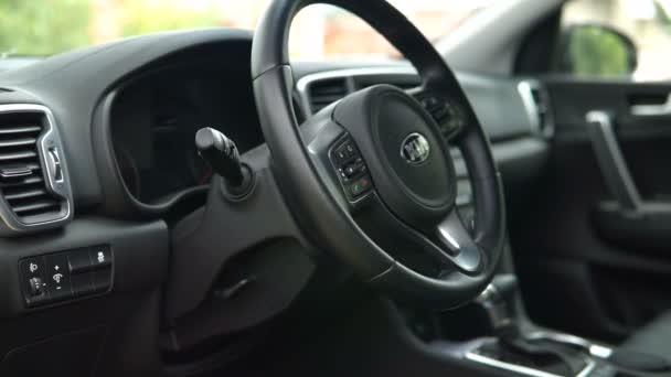 Dolly Interieur Van Een Moderne Auto Close Van Het Dashboard — Stockvideo