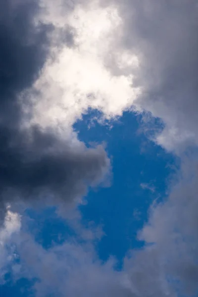 Céu Dramático Com Nuvens Tempestuosas — Fotografia de Stock