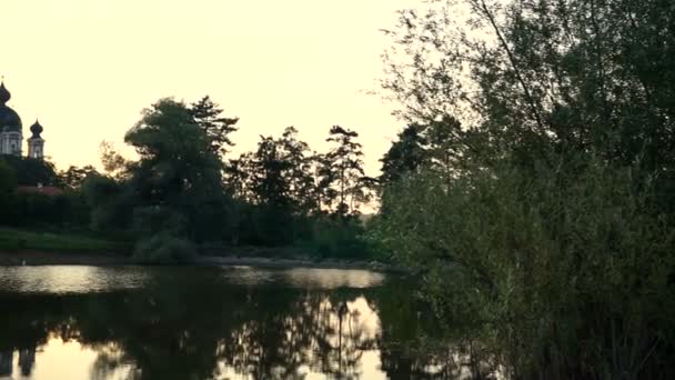 Lago Una Vista Del Monasterio Kurki Moldavia Antiguo Orhei Kurki — Vídeos de Stock