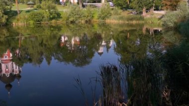 Göl ve bir görünümünü Kurki Manastırı. Moldova. Eski Orhei ve Kurki Manastırı