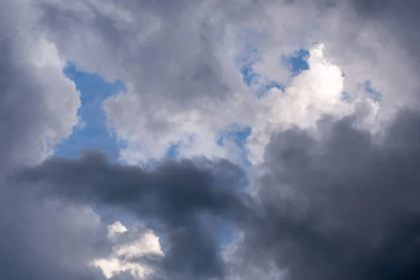 Céu dramático com nuvens — Fotografia de Stock