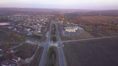 4k hava. Arabalı banliyösü eşit karayolu üzerinde