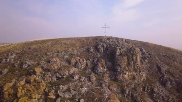 Flight over stony mountain — Stock Video