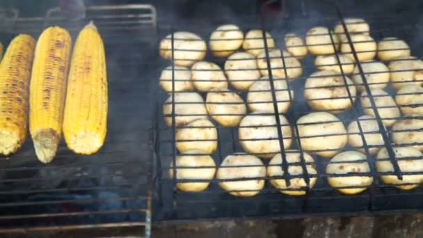 Närbild Aptitretande Grillad Majs Grillen Gatan Matfestival — Stockvideo