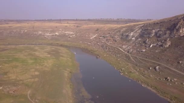 Hermoso Vuelo Sobre Río Con Reflejos Sol — Vídeos de Stock