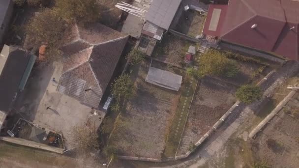 Vuelo Con Cámara Sobre Pequeño Pueblo Paisaje Otoño República Moldavia — Vídeo de stock