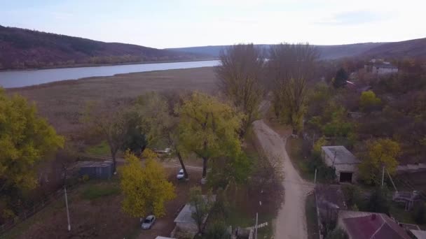 Vlucht Dorp Rivier Vliegen Het Dorp Rivier Herfst Moldavisch Dorp — Stockvideo