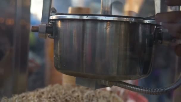 Popcorn Einer Popcornmaschine — Stockvideo