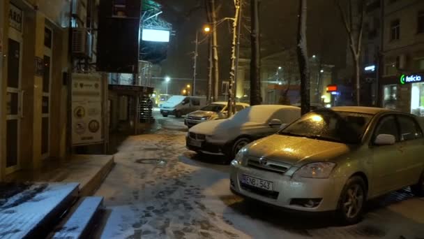 Kiszyniów Republika Mołdawii Listopada 2018 Śnieg Nocy Miasto — Wideo stockowe