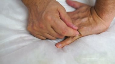 Kazıyıcı guaş masaj. Çin alternatif tıp