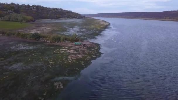 Volando Sobre Hermoso Río Otoño Pueblo República Moldavia Río Dniester — Vídeo de stock