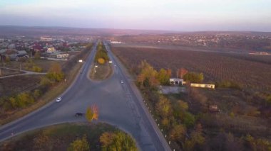 4k hava. Arabalı banliyösü eşit karayolu üzerinde