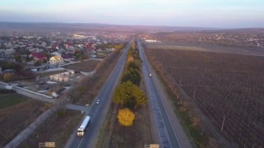 4k hava. Arabalı banliyösü eşit karayolu üzerinde