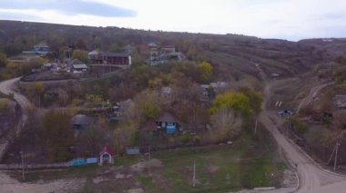 Hava dron görüntüleri küçük bir köy. Moldova Cumhuriyeti.
