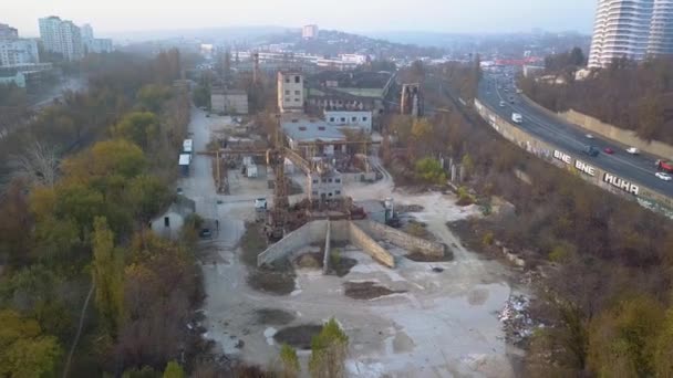 Voo Aéreo Drones Filmagem Sobre Zona Industrial Kishinev Moldávia Edifícios — Vídeo de Stock