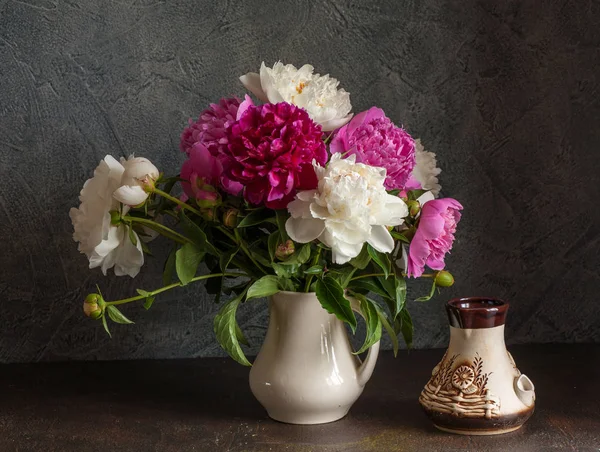 Natureza Morta Com Peônias Brancas Rosa Vaso — Fotografia de Stock