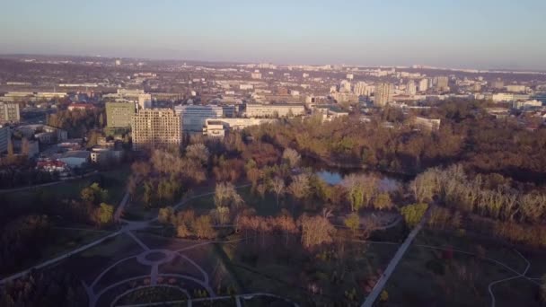 Picturesque Aerial Drone Flight Calm Small City Cityscape Mirror Surface — Stock Video