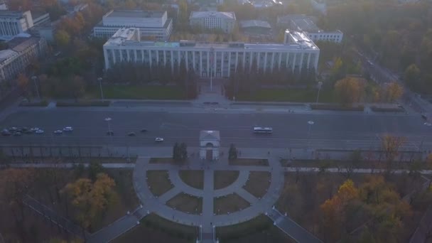 Let Nad Katedrálou Křesťanství Katedrále Kišiněvě Moldavsko — Stock video